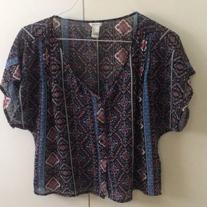 Flowy patterned blouse
